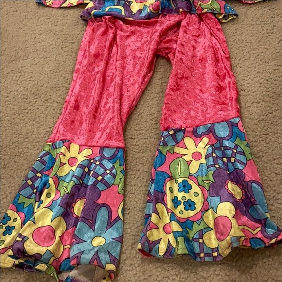 Girl’s Hippie costume - small (6-9 yo) measurements in description - Picture 5 of 5